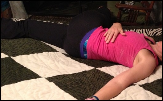 Feel Good Fast Cross over hip stretch-Cropped